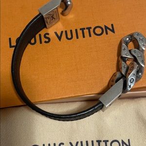 Louis Vuitton Monochain Bracelet Size 19